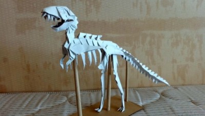 Оригами из бумаги динозавр T-Rex за схемой Issei Yoshino